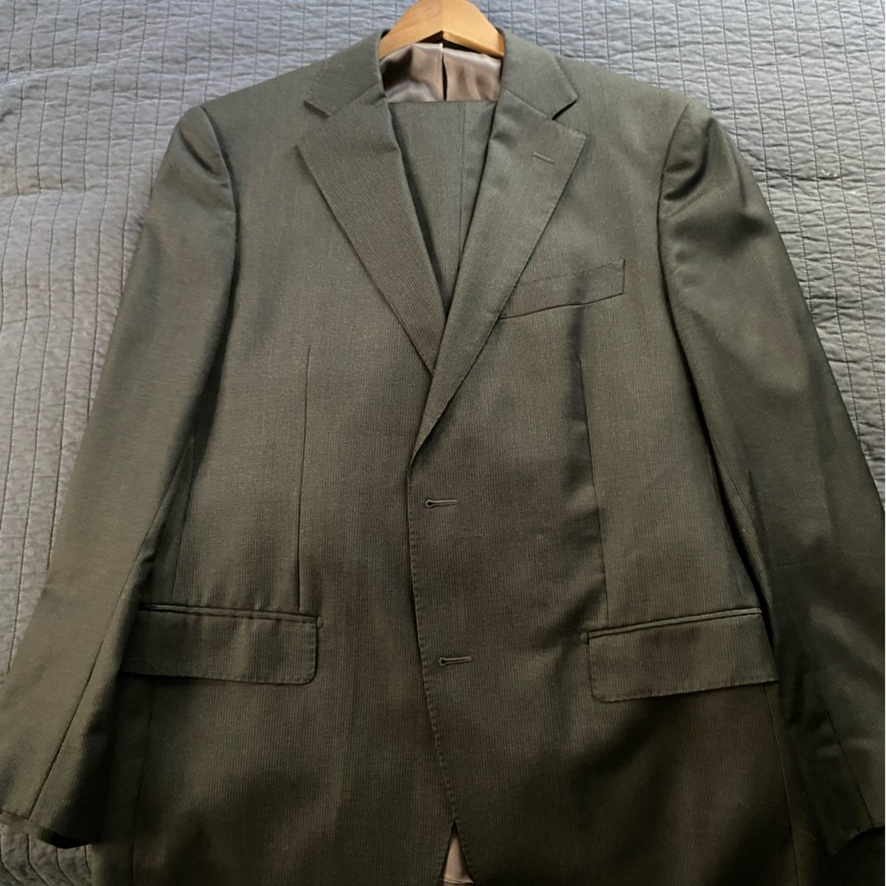 SUITSUPPLY DARK GRAY PINSTRIPE SUIT